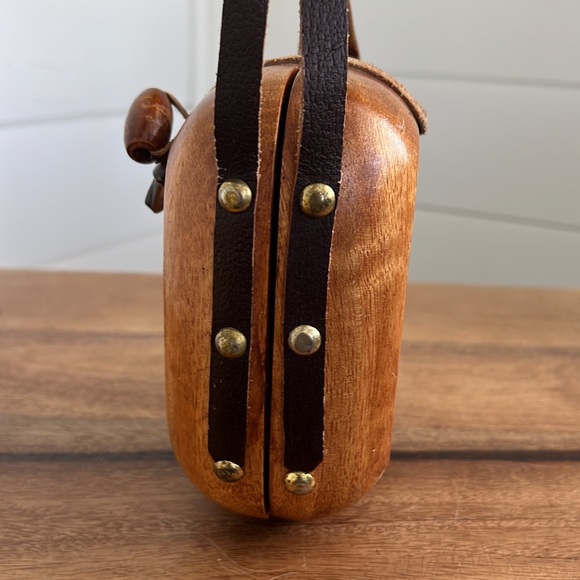 Vintage wood and leather crossbody - Picture 7 of 17